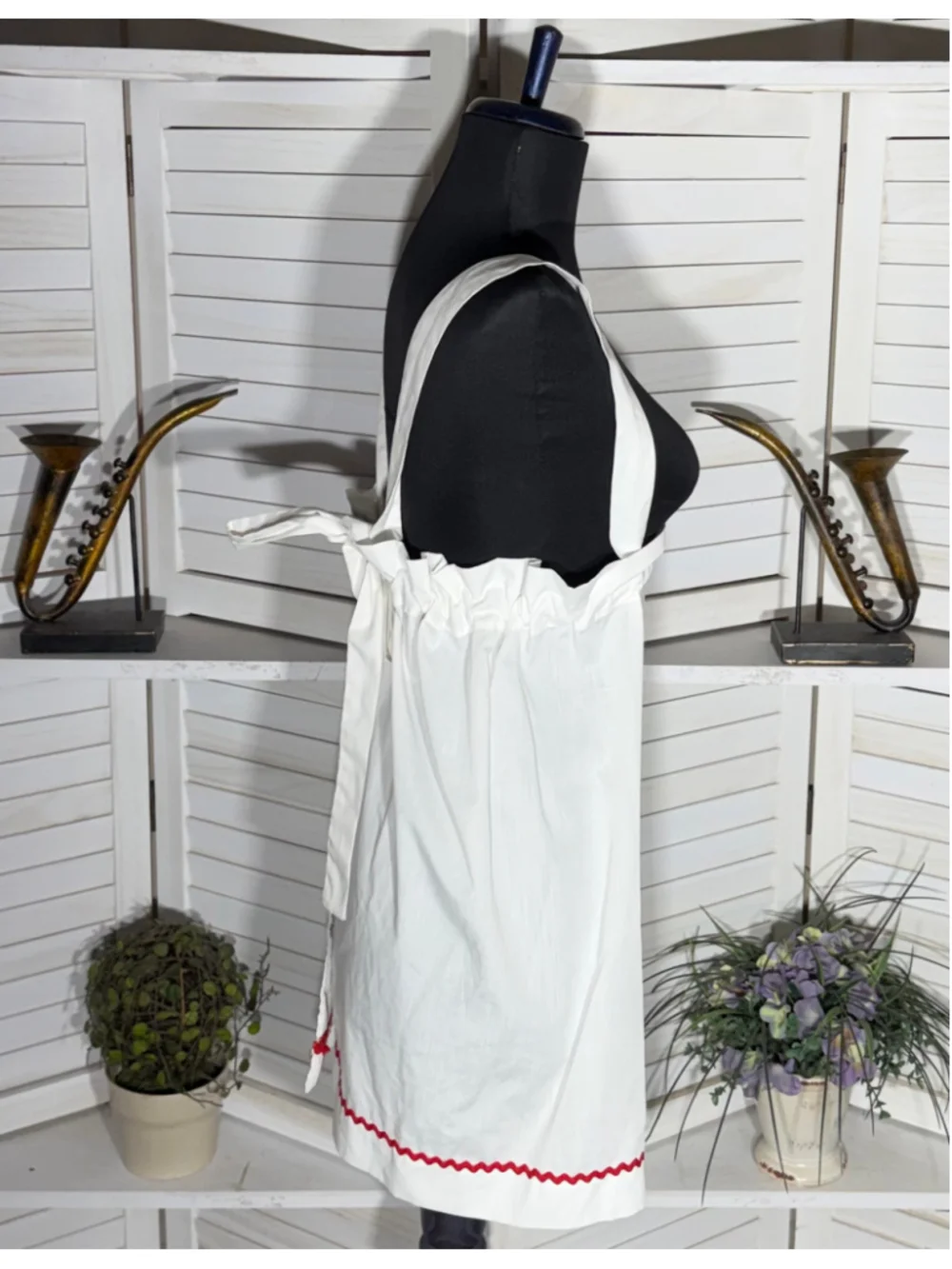 Vintage retro maid